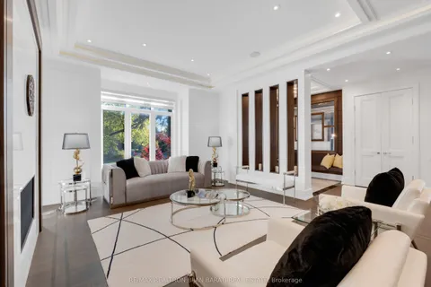 298 Hollywood Avenue, ON M2N 3L2