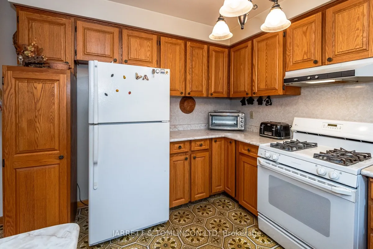 280 Cummer Avenue, ON M2M 2E7