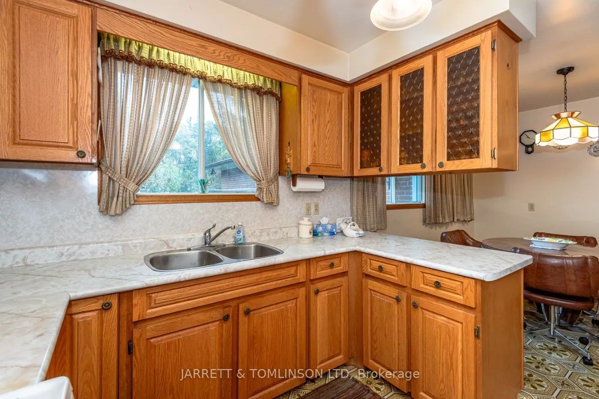 280 Cummer Avenue, ON M2M 2E7