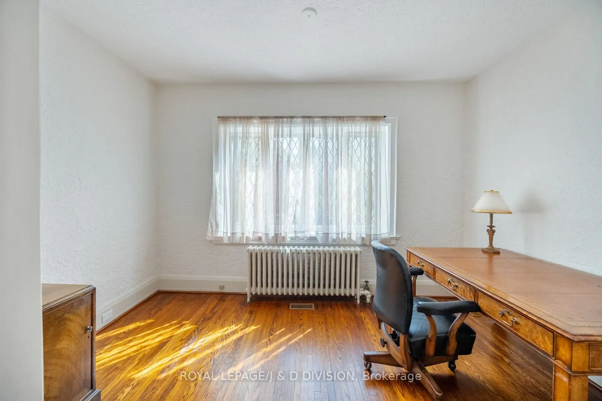 4 Highbourne Road, ON M5P 2J2