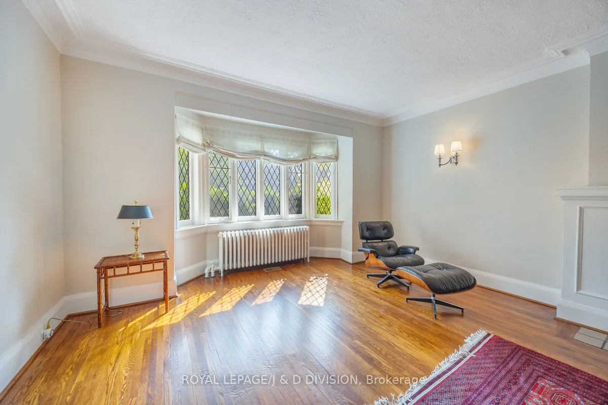 4 Highbourne Road, ON M5P 2J2