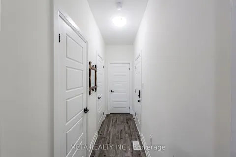 23 Hollyhock Court, ON M3B 0B4