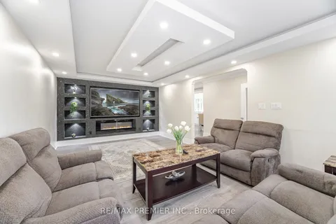 173 Torresdale Avenue, ON M2R 3E3