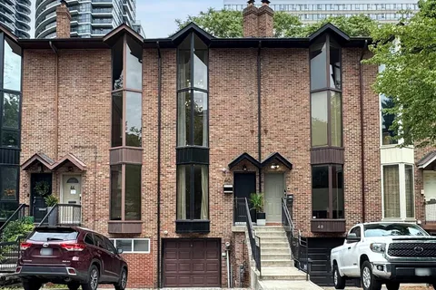 46 Mcgill Street, ON M5B 1H2