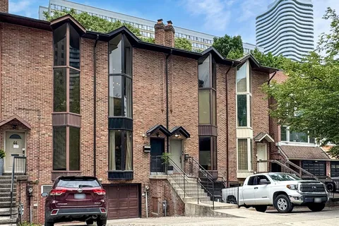 46 Mcgill Street, ON M5B 1H2