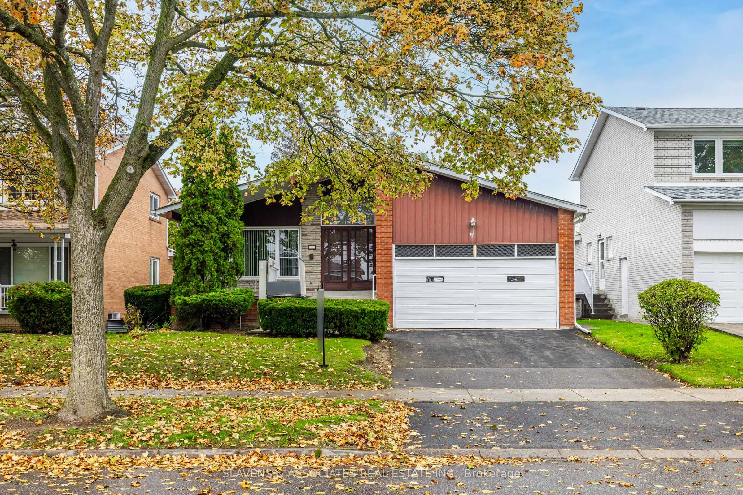 84 Charlton Boulevard, ON M2M 1B9