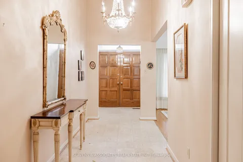 84 Charlton Boulevard, ON M2M 1B9