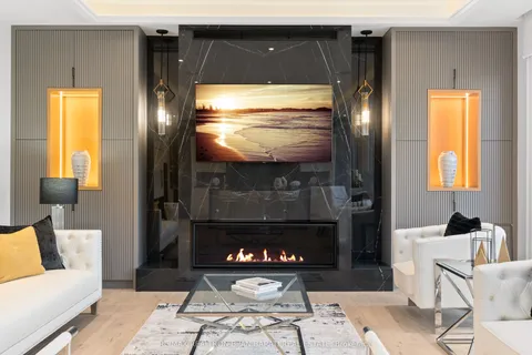 20 Tobruk Crescent, ON M2M 3B4