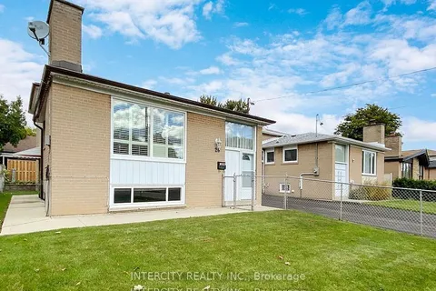 26 Donnalyn Drive, ON M2R 2R8