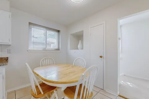 26 Donnalyn Drive, ON M2R 2R8