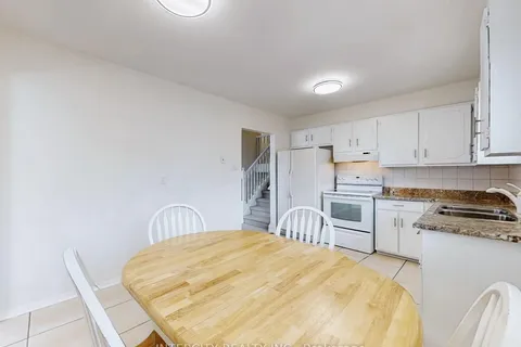 26 Donnalyn Drive, ON M2R 2R8