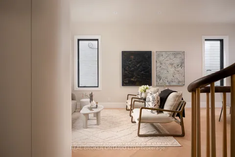 256 Major Street, ON M5S 2L6