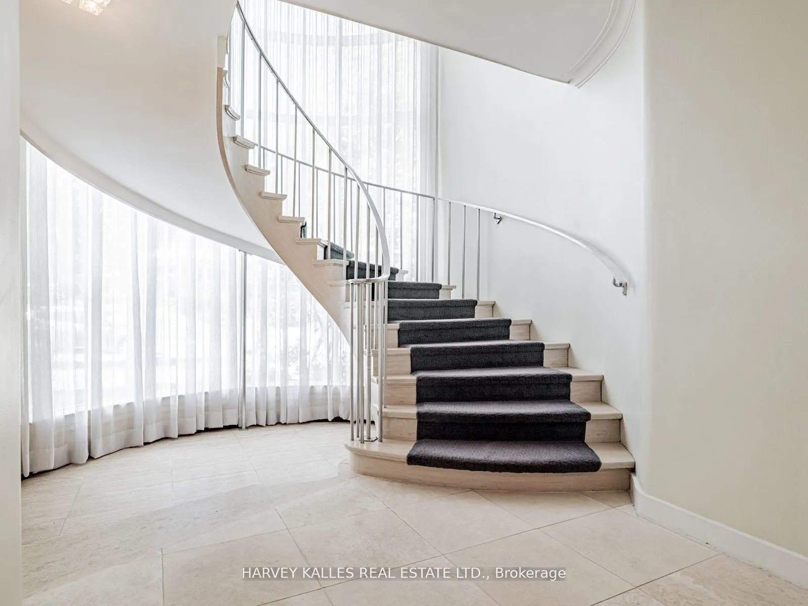 15 Ridelle Avenue, ON M6B 1H5