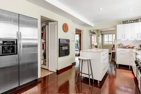 15 Ridelle Avenue, ON M6B 1H5