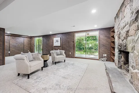 37 Abbeywood Trail, ON M3B 3B4