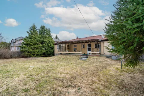 30 Lawnview Drive, ON M2N 5J8