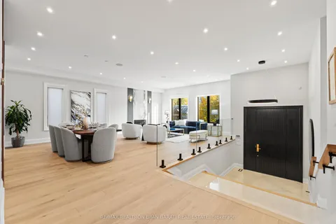 422 Hounslow Avenue, ON M2R 1H6