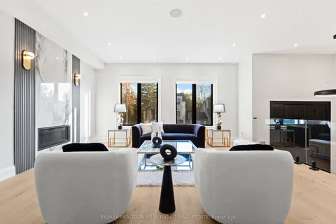 422 Hounslow Avenue, ON M2R 1H6