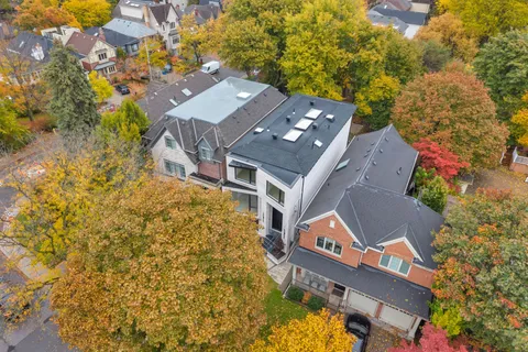 19 Ridley Boulevard, ON M5M 3L1