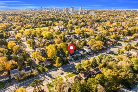 125 Steeles Avenue, ON M2M 3Y5