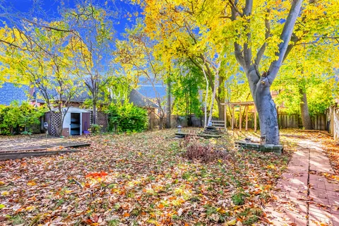 125 Steeles Avenue, ON M2M 3Y5