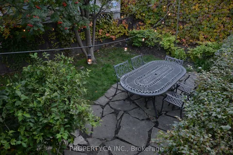 364 Northcliffe Boulevard, ON M6E 3L1