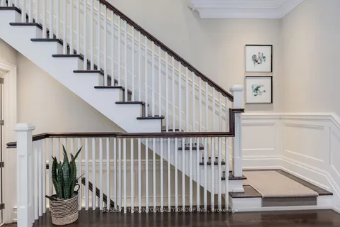 39 Camberwell Road, ON M6C 3E7