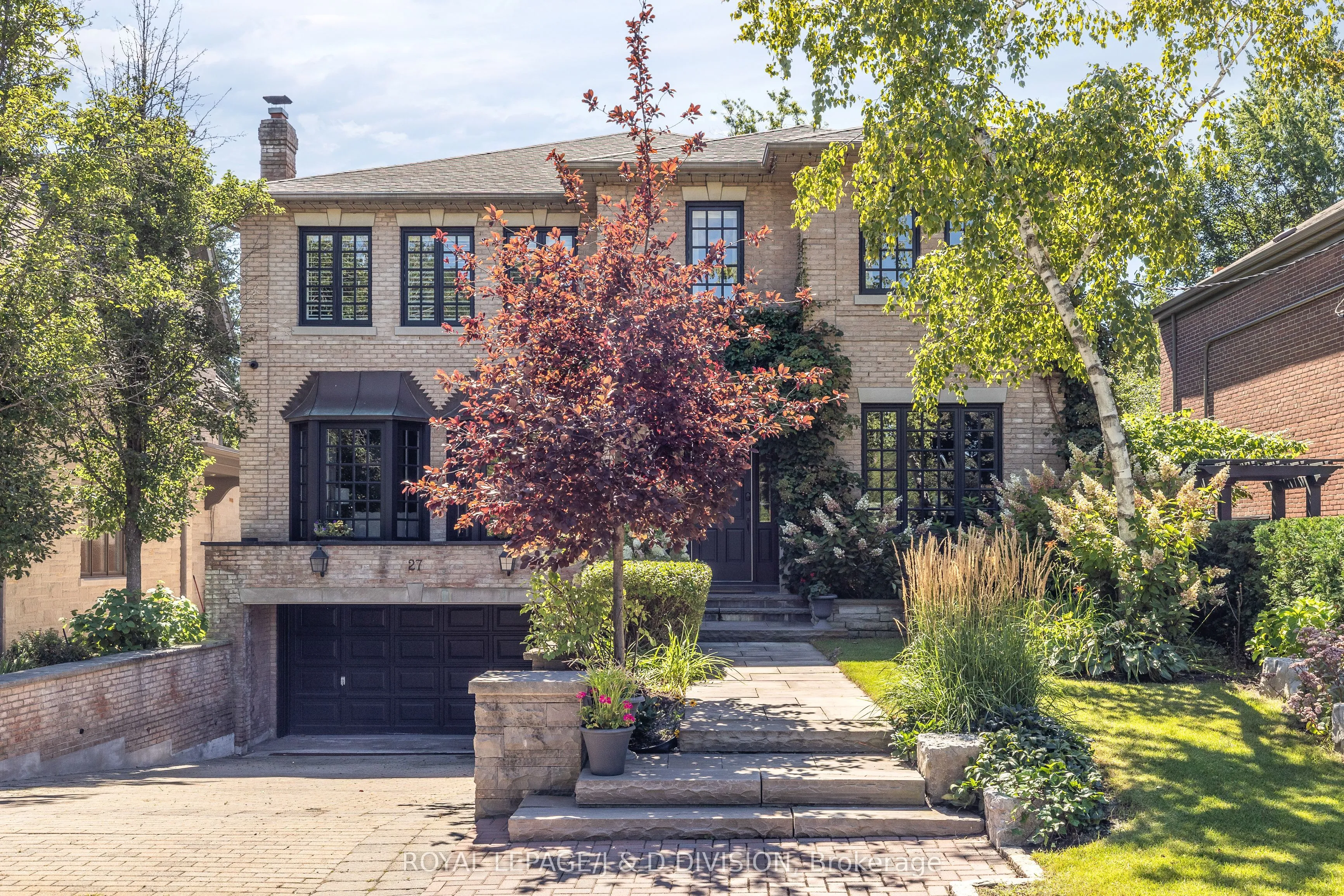 27 Bayview Wood, ON M4N 1R8