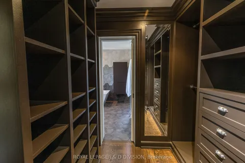 27 Bayview Wood, ON M4N 1R8