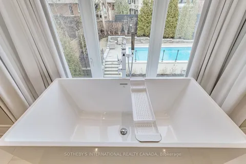 77 Bannatyne Drive, ON M2L 2P2