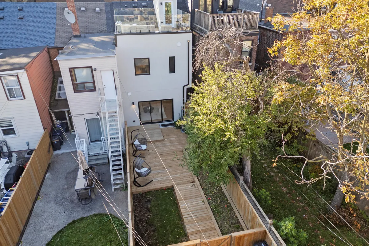 113 Bellwoods Avenue, ON M6J 3N4