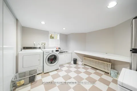 82 Brooke Avenue, ON M5M 2J9