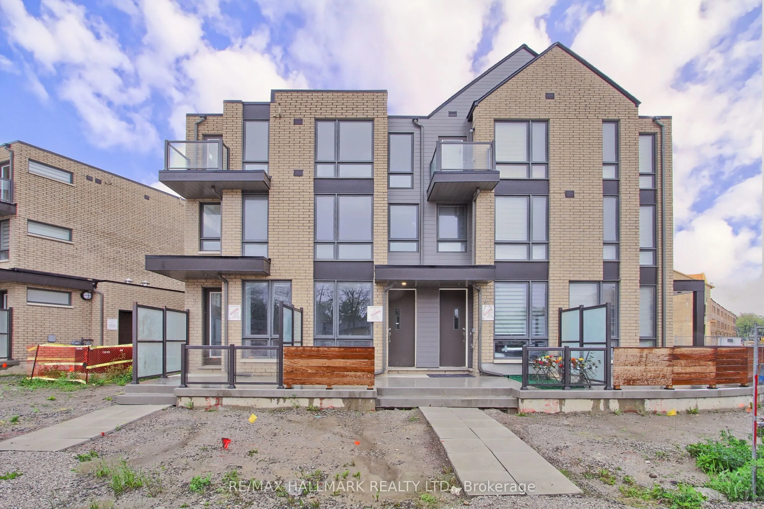 6 Turtle Island Road, ON M6A 2M5