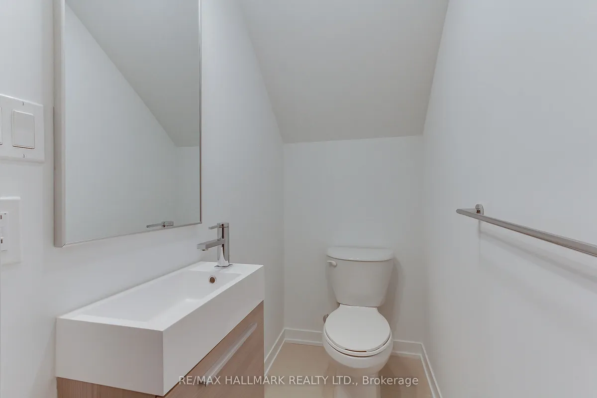 6 Turtle Island Road, ON M6A 2M5