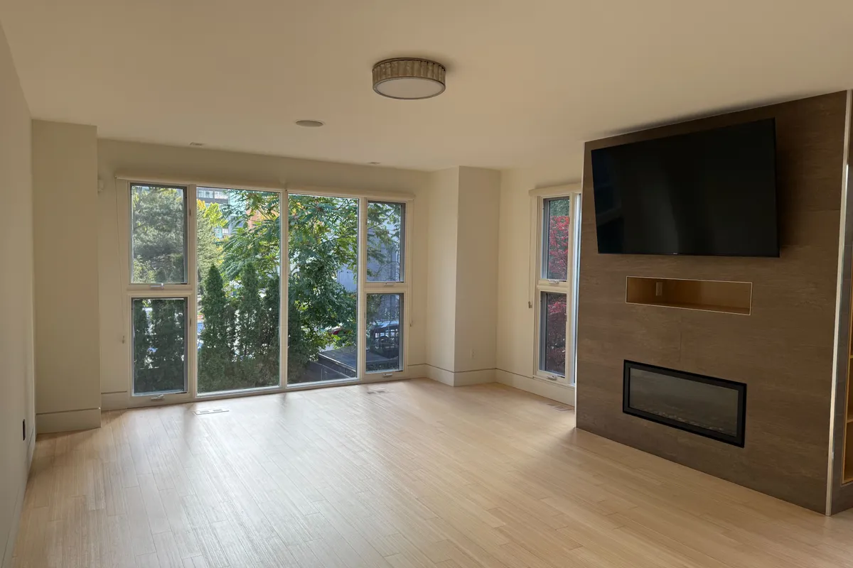 21 Lowther Avenue, ON M5R 1C5