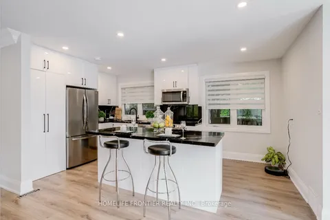 208 Betty Ann Drive, ON M2R 1A7