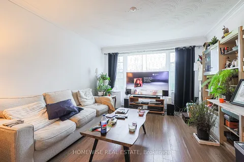 4 Lanark Avenue, ON M6C 2B3