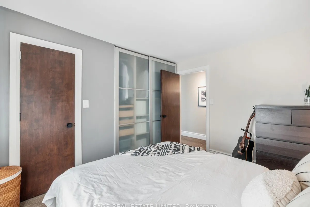 53 jersey Avenue, ON M6G 3A4