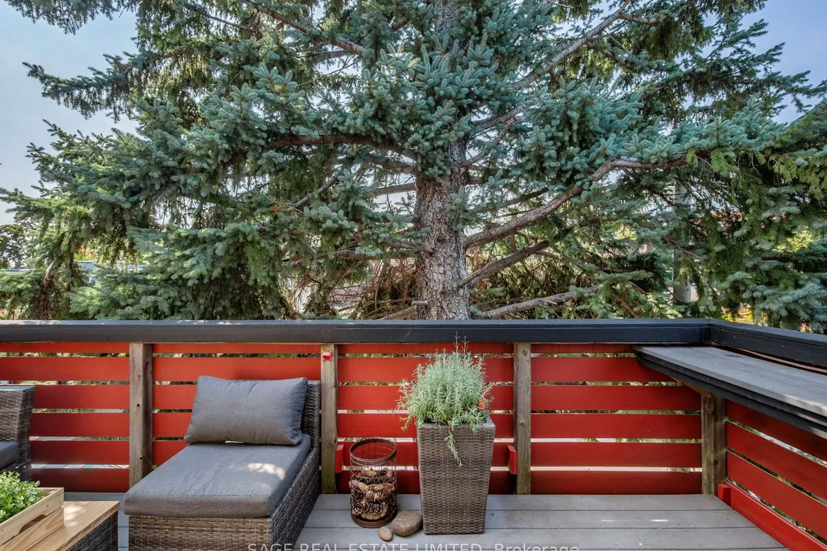 53 jersey Avenue, ON M6G 3A4