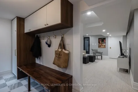 102 Shaftesbury Avenue, ON M4T 1A5