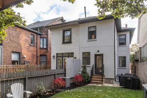 102 Shaftesbury Avenue, ON M4T 1A5