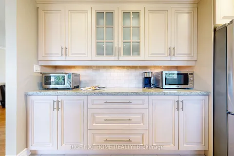 5 Robinter Drive, ON M2M 3R1