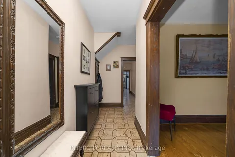 161 Wychwood Avenue, ON M6C 2T4