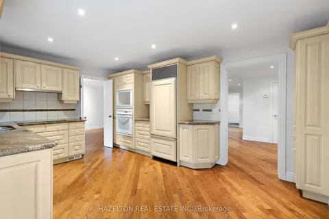 83 Ames Circle, ON M3B 3C2