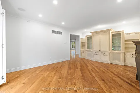 83 Ames Circle, ON M3B 3C2