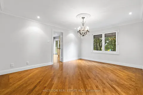 83 Ames Circle, ON M3B 3C2