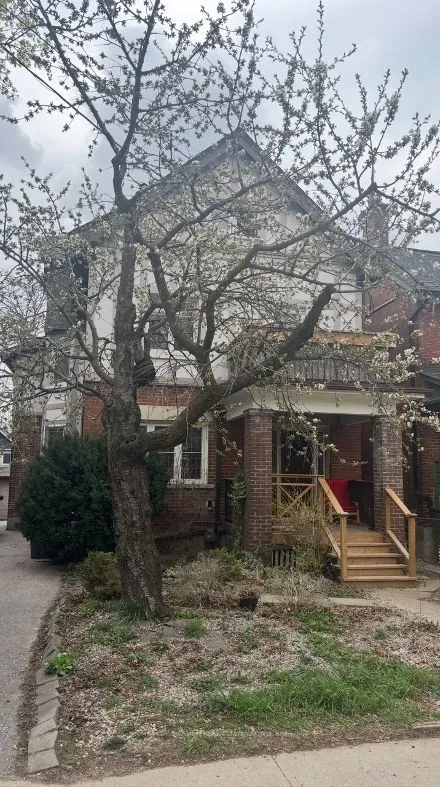 89 Ellsworth Avenue, ON M6G 2K4