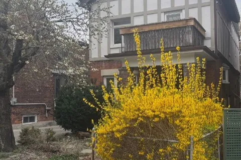 89 Ellsworth Avenue, ON M6G 2K4