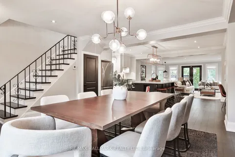 122 Wilson Avenue, ON M5M 3A1