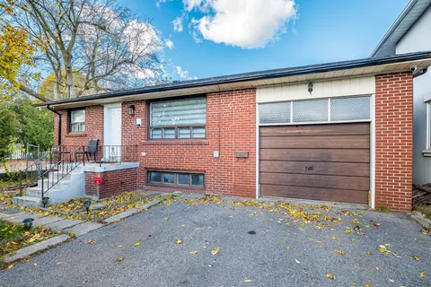 194 Pleasant Avenue, ON M2M 1M3